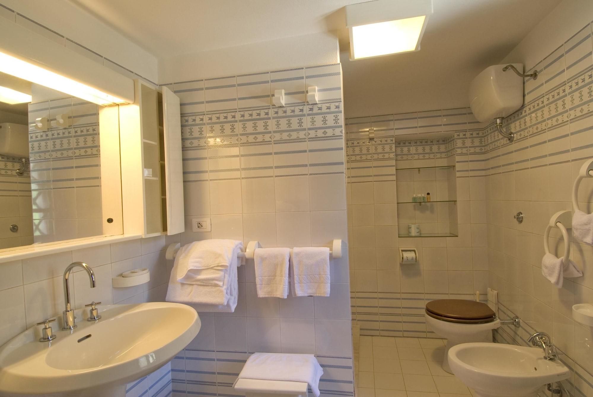 Lucrezia Hotel 3*