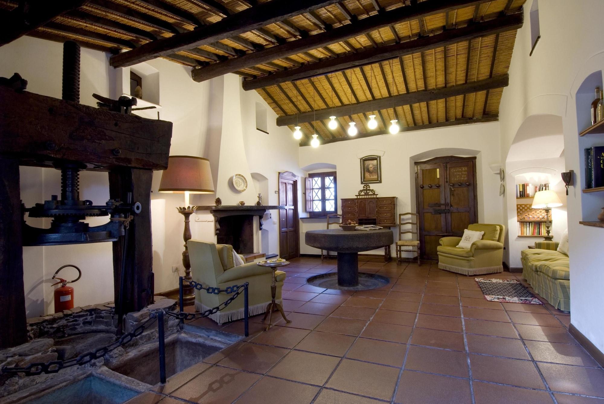 Lucrezia Hotel 3*