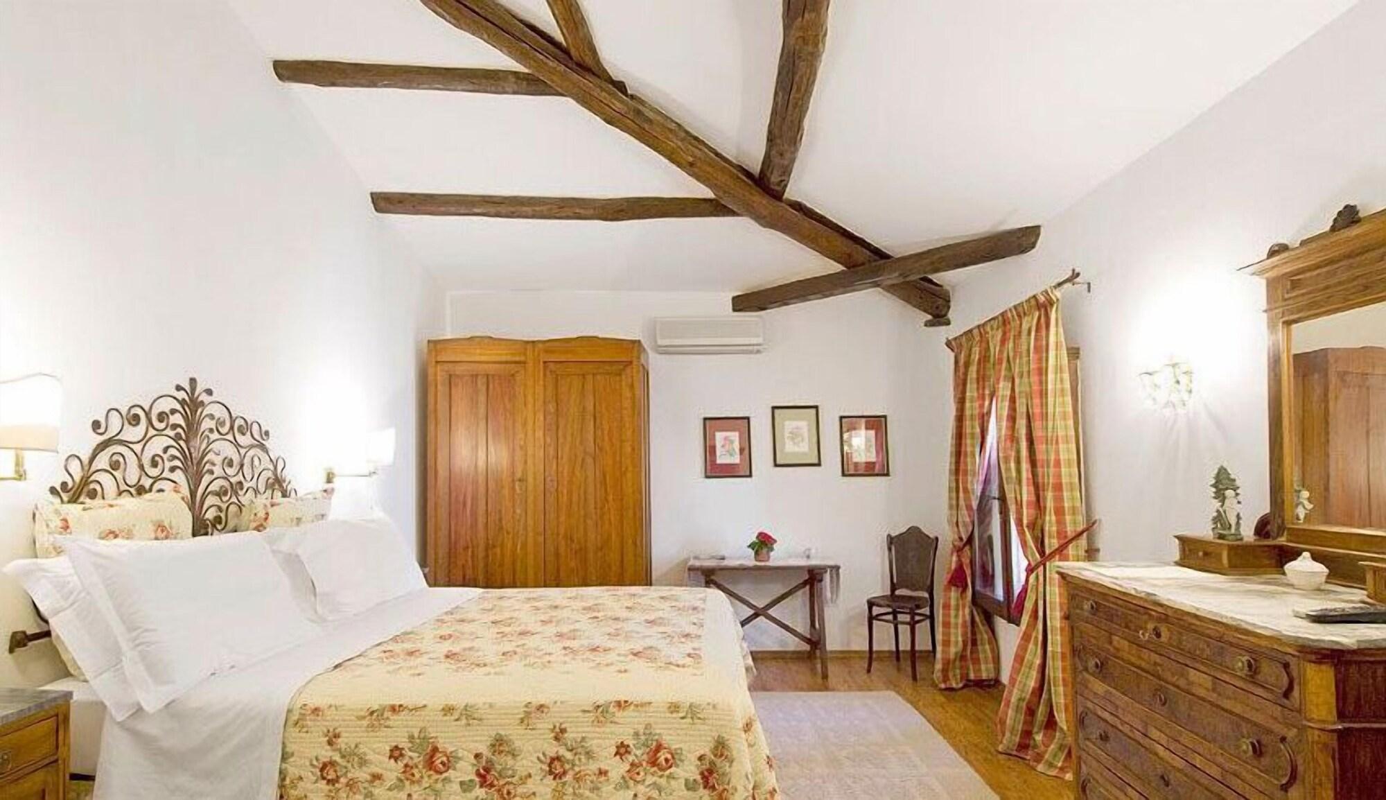 Hotel Lucrezia 3*