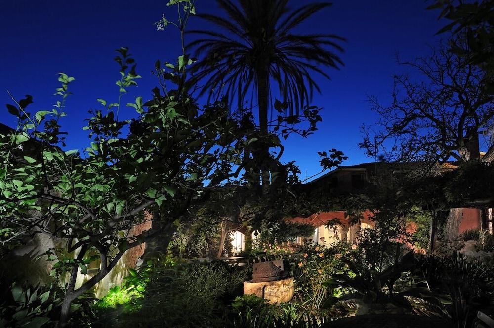 Lucrezia Hotel